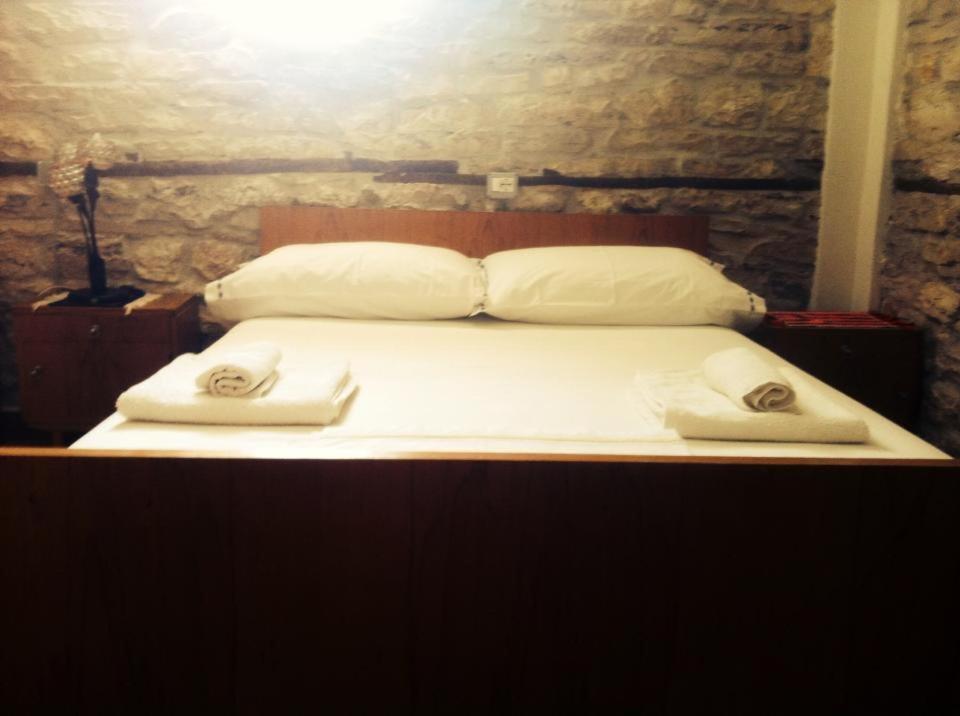 Guesthouse Celo Гирокастра Экстерьер фото